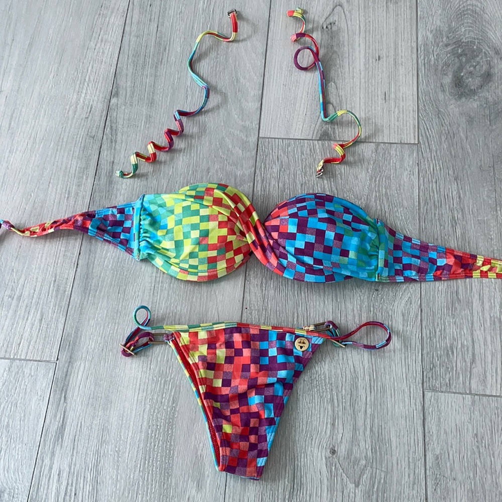 Like new bandeau bikini with removable straps